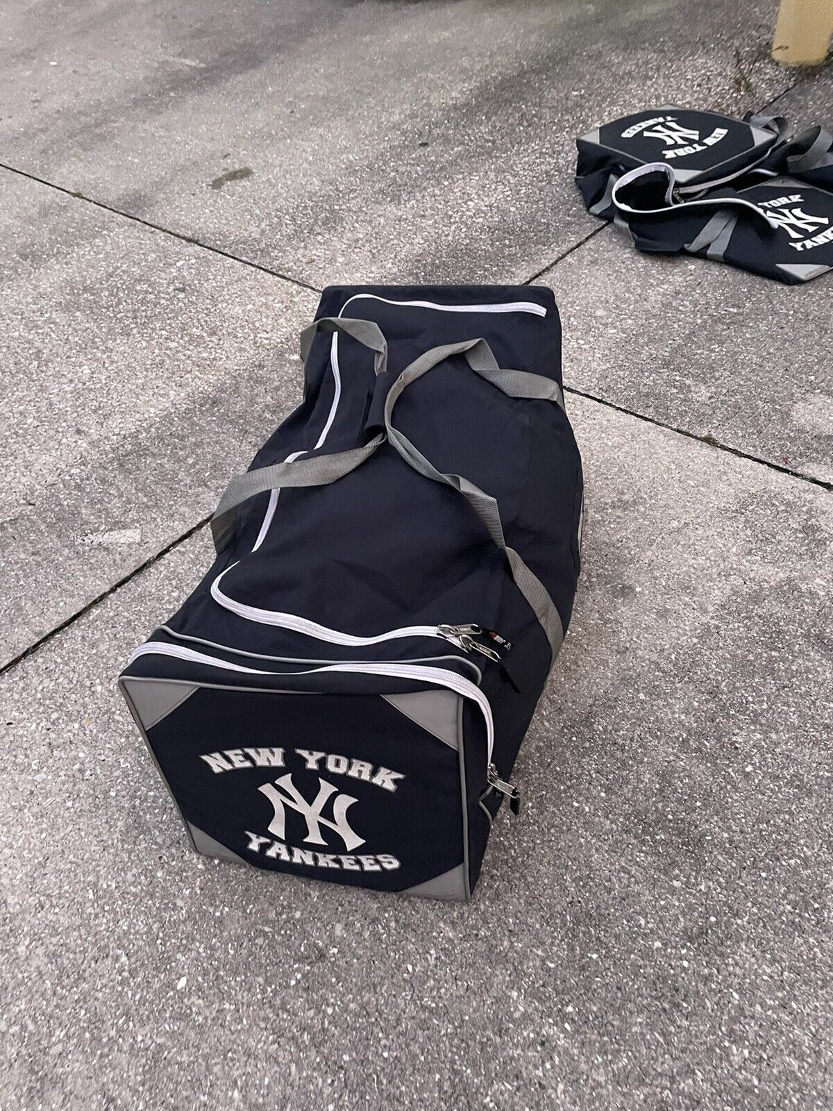 Gucci Dionysus Medium GG New York Yankees Shoulder Bag | Gucci handbags  black, Gucci dionysus, Gucci